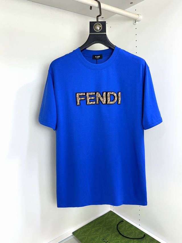 Fendi Fendi's maximum size is Xxl, and can wear 200 pounds. Top-grade round-neck