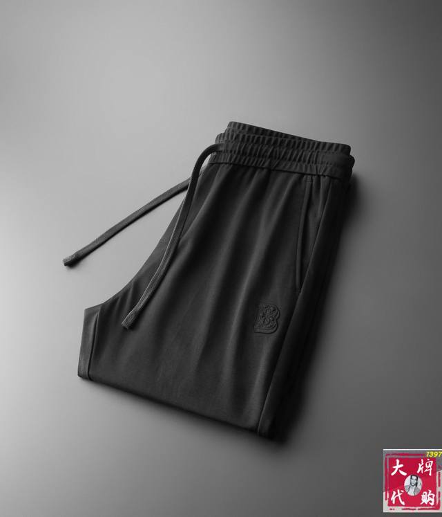 Burberry new product. Custom-made high-quality fashionable elastic casual pants.