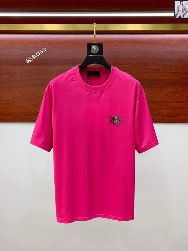 Dior's latest men's short-sleeved round neck T-shirt is of counter quality. Impo