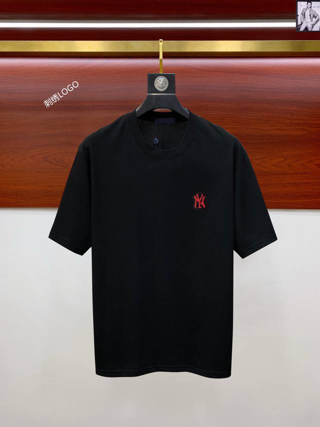 Gucci's latest men's short-sleeved round neck T-shirt is of counter quality. Imp