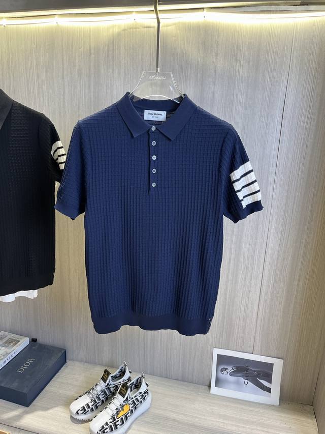 Tb Thom Browne Tb classic four-bar basic style. The classic style worn every yea