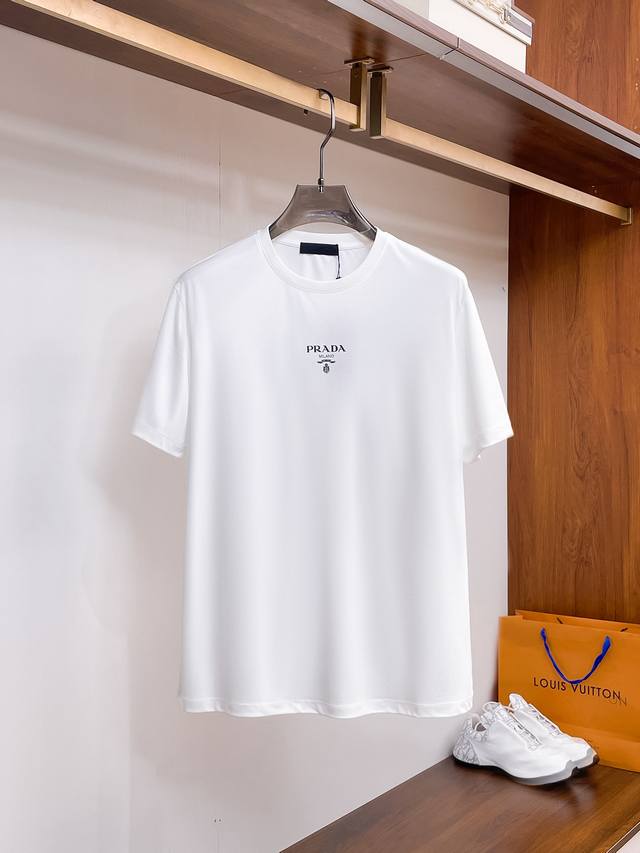 Prada 2025Ss latest short-sleeved T-shirt for spring and summer is out! ! 2025 n
