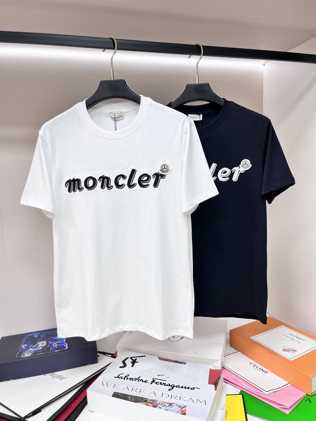 is the exclusive Moncler spring new Moncler fashion casual round neck short slee