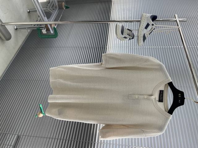 Loro Piana's new item for 2025, Henry collar linen jacquard T-shirt Lazy-style l