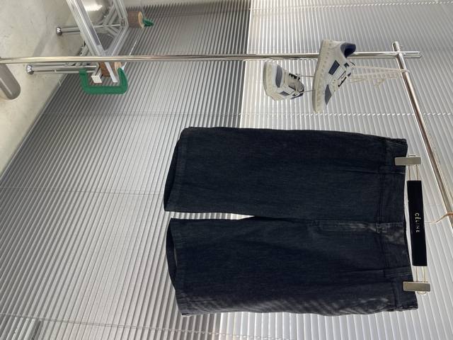 Loro Piana heavy washed denim shorts are on sale The wildness of denim, the ligh