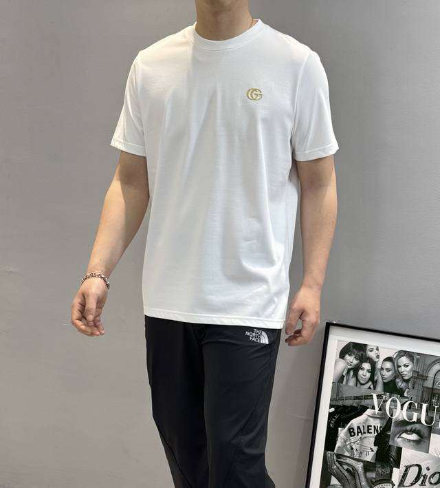 Gucc* Guqi 24S classic round neck T-shirt. Simple basic style! Excellent quality