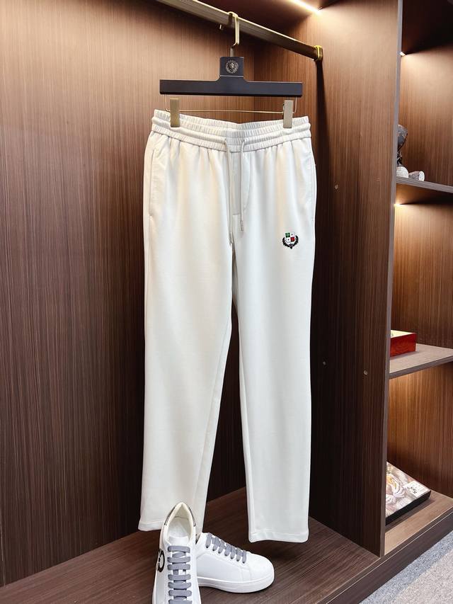 Lp 20 Spring and Summer new minimalist sports create a refreshing modern Stay! W