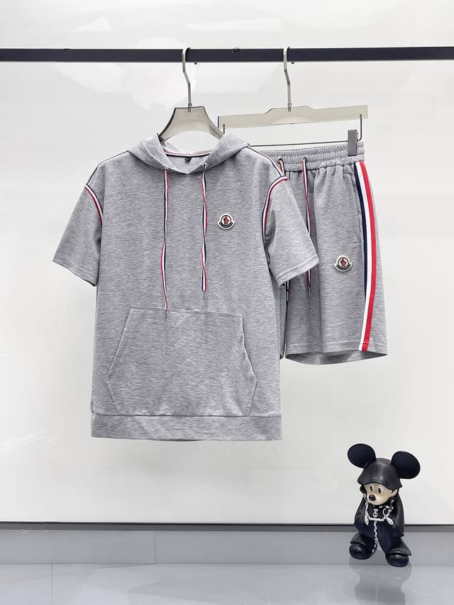 Moncler 2025 Spring and Summer new casual suit, the latest model is exclusively