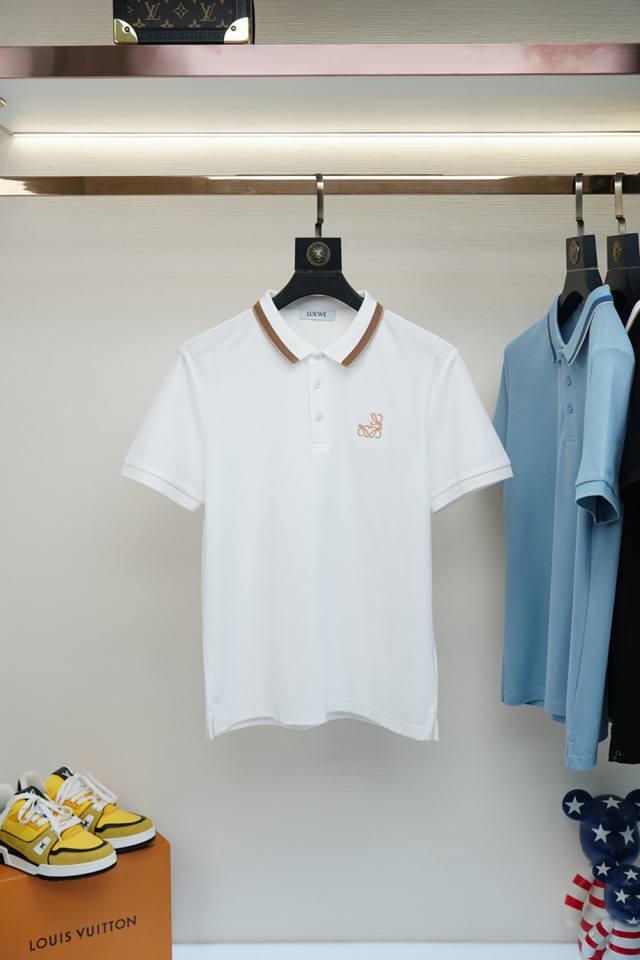 Loewe, 2025 business casual commuter style, channel boutique aesthetic British t