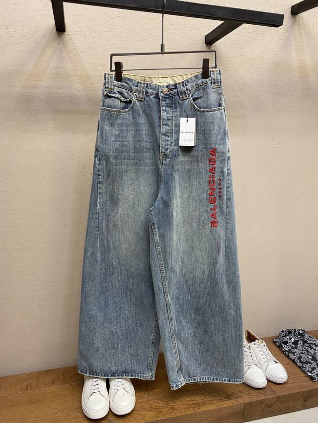 Balenciaga, Ba Red Embroidered Denim Pants Original, 300; Ring-spun denim, trous