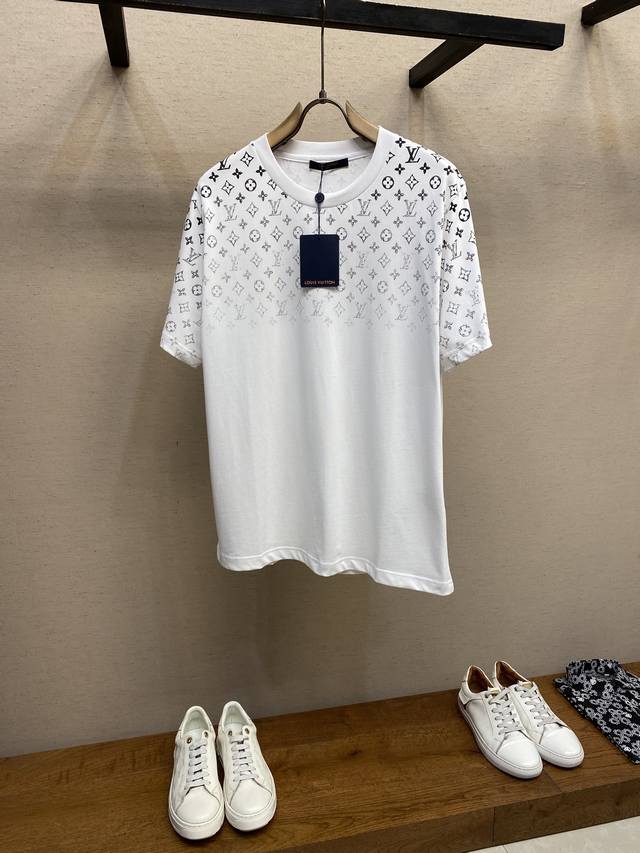 Replica 1V Louis 2025Fw Monogram Gradient Print Cotton Short Sleeve T-shirt This