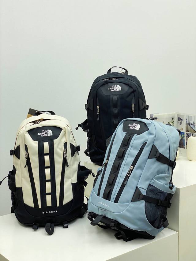 new models in stock! High-quality new North Face backpacks for couples of the sa
