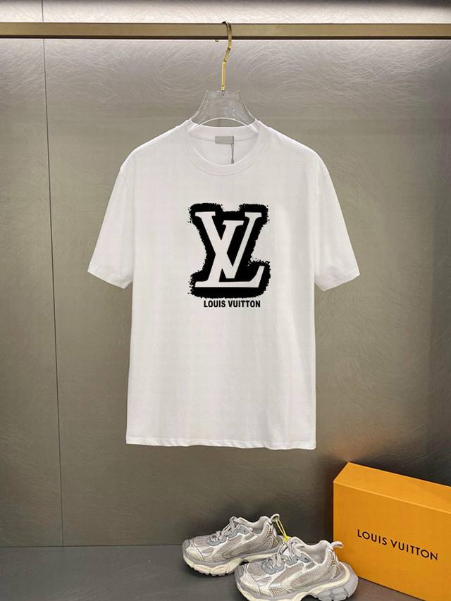 Lv 2025 latest high-end men's goods, the letter logo print on the chest adds vit