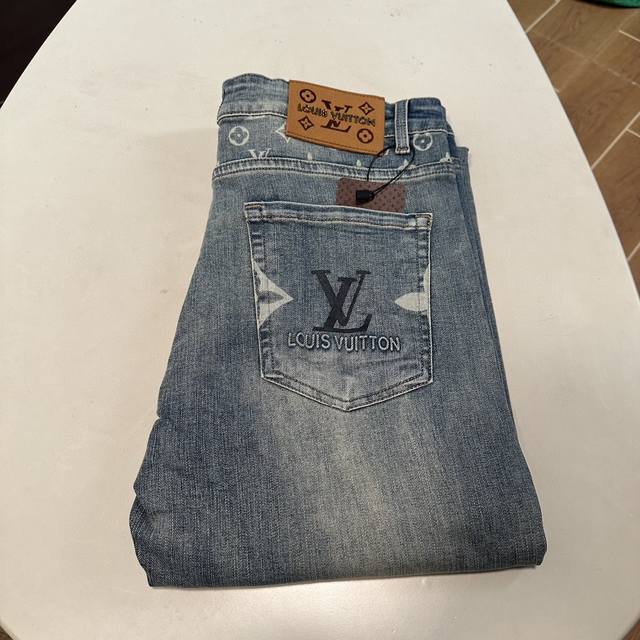 Lv Louis Vuitton exclusive new jeans, high-end version! Custom-made fabrics are