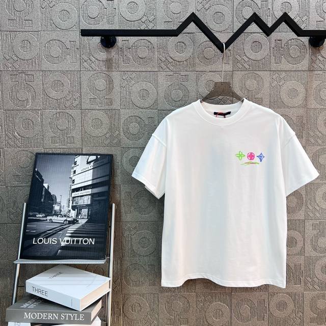 Louis Vuitton four-leaf clover graffiti The logo is refined and upgraded, inspir