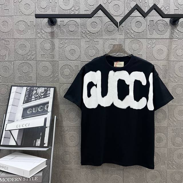 Gucci Balenciaga inkjet graffiti logo print The logo is refined and upgraded, in
