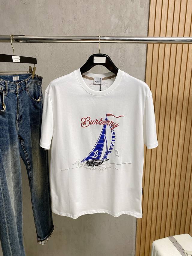 Burberry 2025 summer new short-sleeved T-shirt, the first exclusive online debut