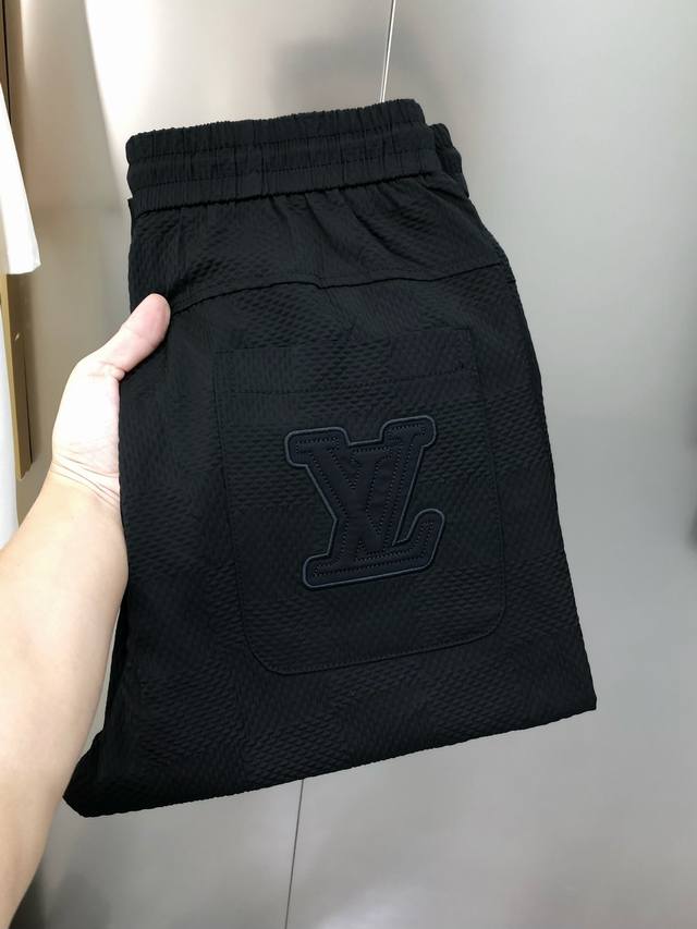 Lv Louis Vuitton 2025 Spring and Summer new original men's casual pants counter