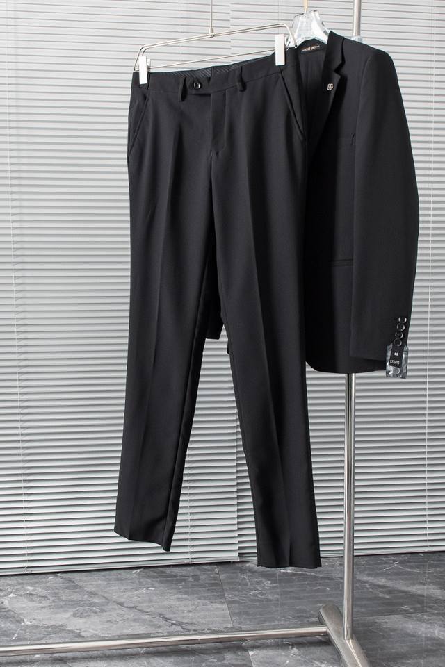 D&G 2025Fw Business Casual Suit! A suit with a proper suit occupies an important
