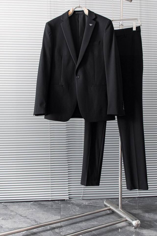 Dior Business Suit Suit Pants A decent suit definitely occupies an important pos