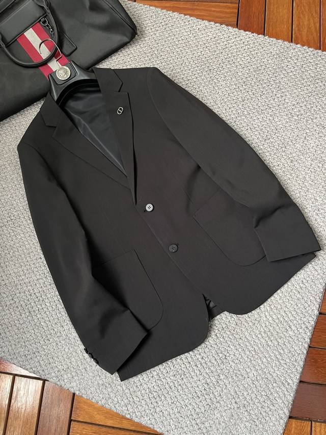 Di''2025Fw men's spring suit jacket, a casual everyday wear item! The upper body