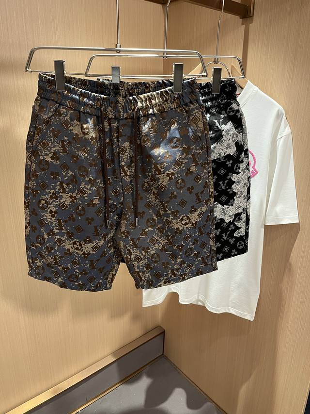 Louis Vuit*On 2025 Spring and Summer Unisex Logo Casual Denim Shorts. The new 20