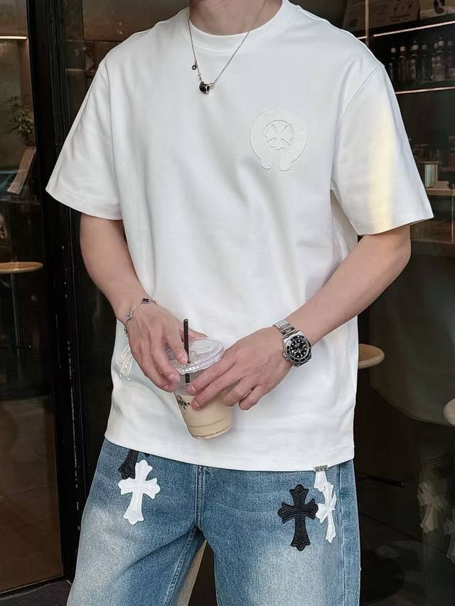 2025 new round neck short-sleeved T-shirt with heavy embroidery logo design, wit