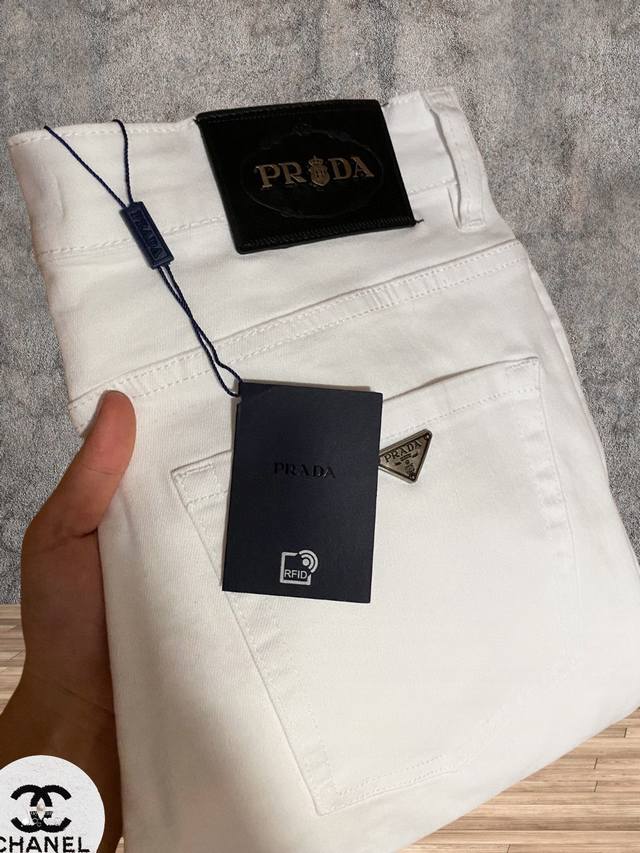 Prada's latest spring and summer jeans are the hottest selling models in the cou