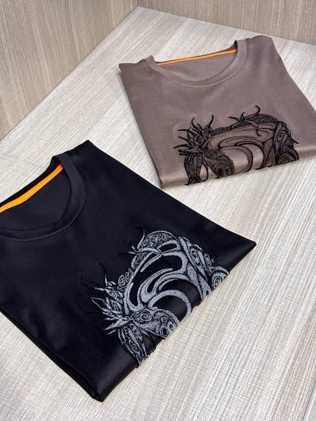 The latest horse head toothbrush embroidered men's round neck T-shirt from Aimaj