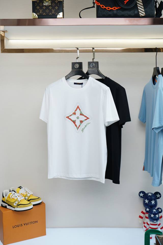 Lv Spring and Summer Men's Short-sleeved T-shirt with brand letter digital print