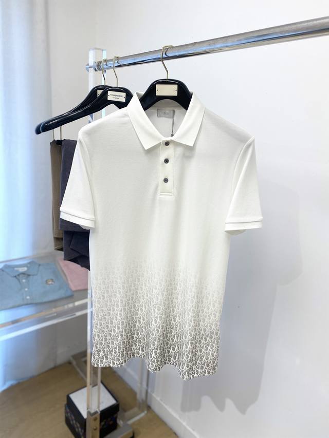 Dior, 2025 new short-sleeved T-shirt, handsome and fashionable, with top digital