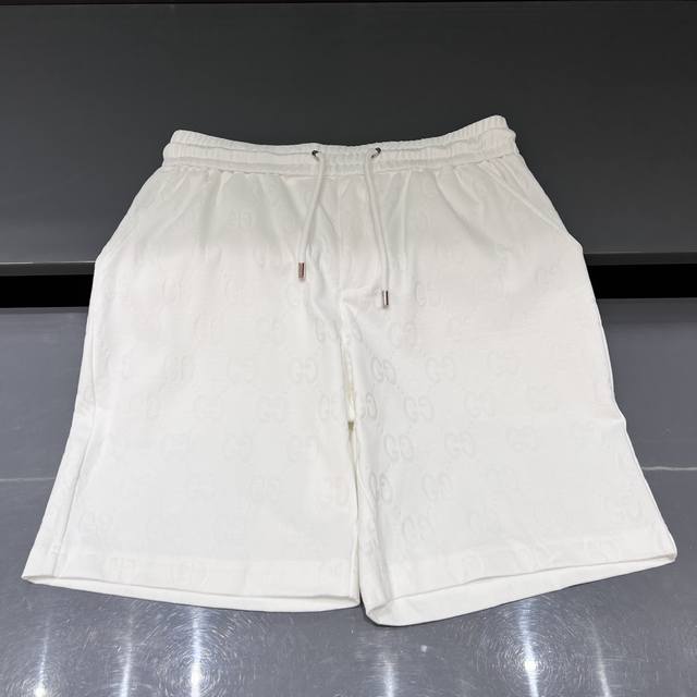 Trousers: Close-up details