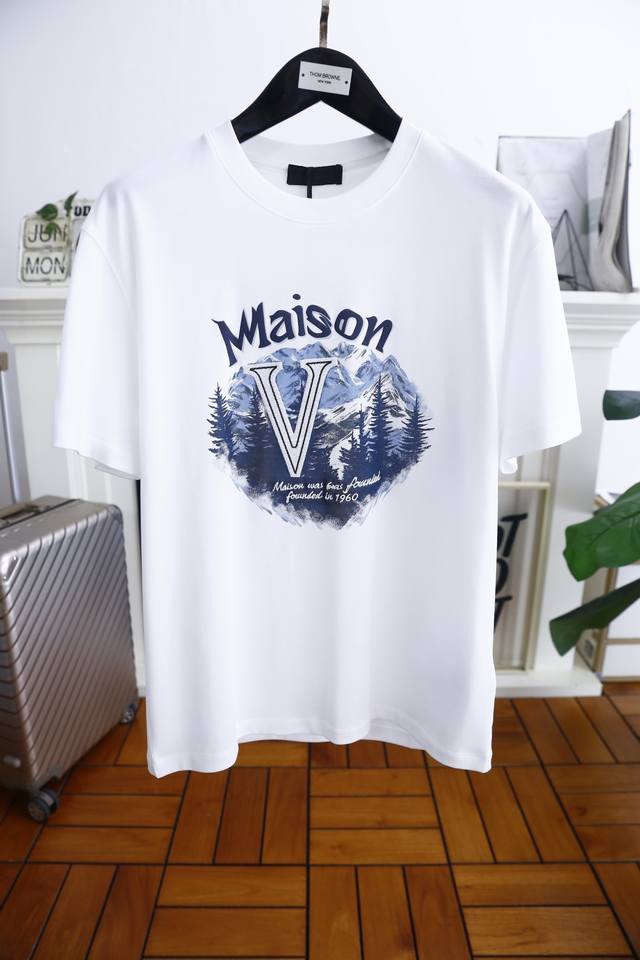 Valentino. 2025 summer new men's casual round neck short sleeves! Luxury classic
