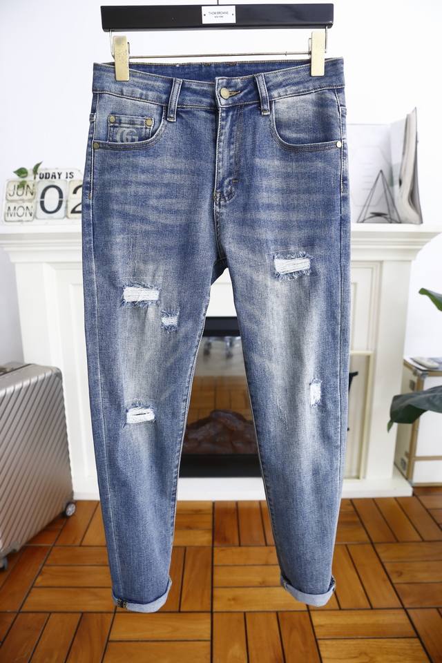 Gucci Gu*Ci. 2025 summer new product! Fashionable men's summer thin ripped jeans