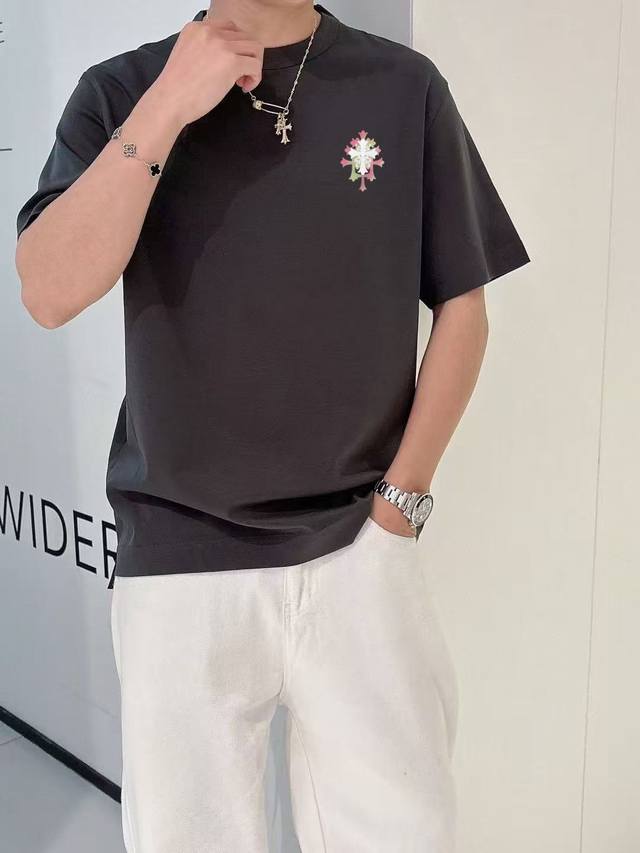 Crostar short-sleeved series Season: 2025 Spring and Summer Color: Black, White,