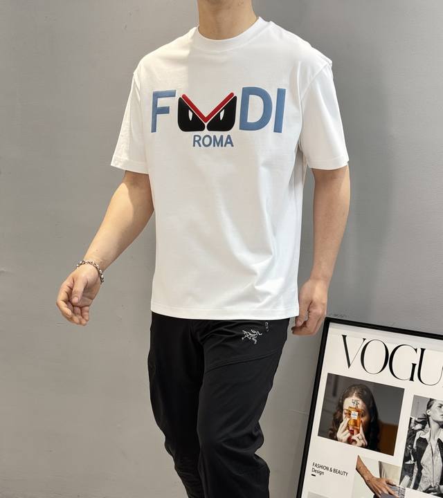 Fend* Fend 25S new spring and summer round neck short sleeves. Unisex! Loose and