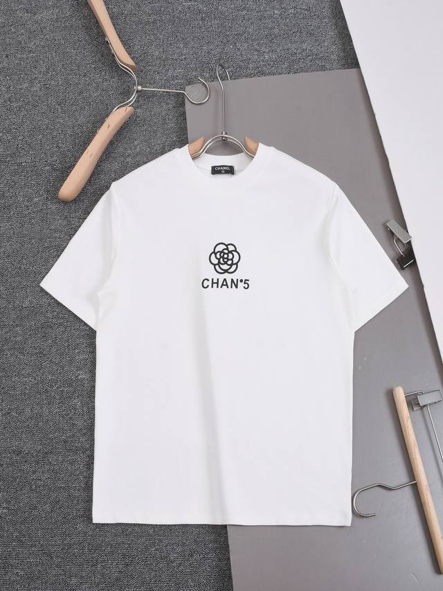 New model on the shelves Model number: Hy-020 Chanel new T-shirt with laminated