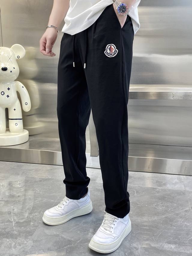 Moncler's top-quality 2025 spring and summer new casual pants! Brand classic log