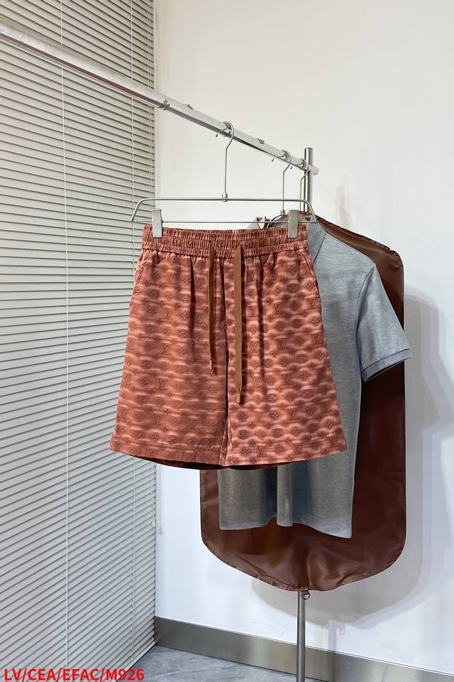 M926 Lv 2025Ss official website synchronized new summer high-end casual shorts,