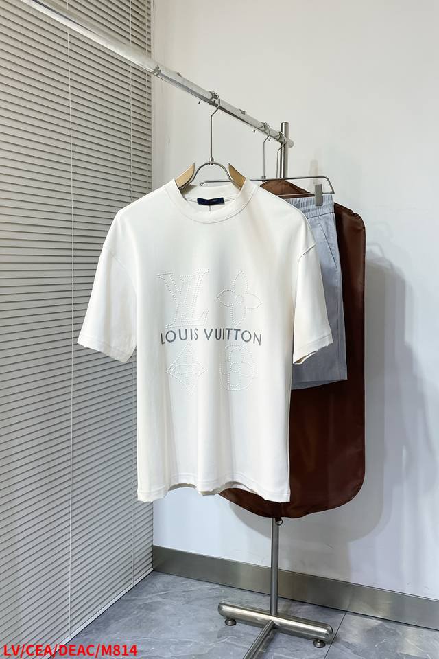 M814 Lvlouis Vuitton 2025 Spring and Summer New Style Pearl Short Sleeve Letter