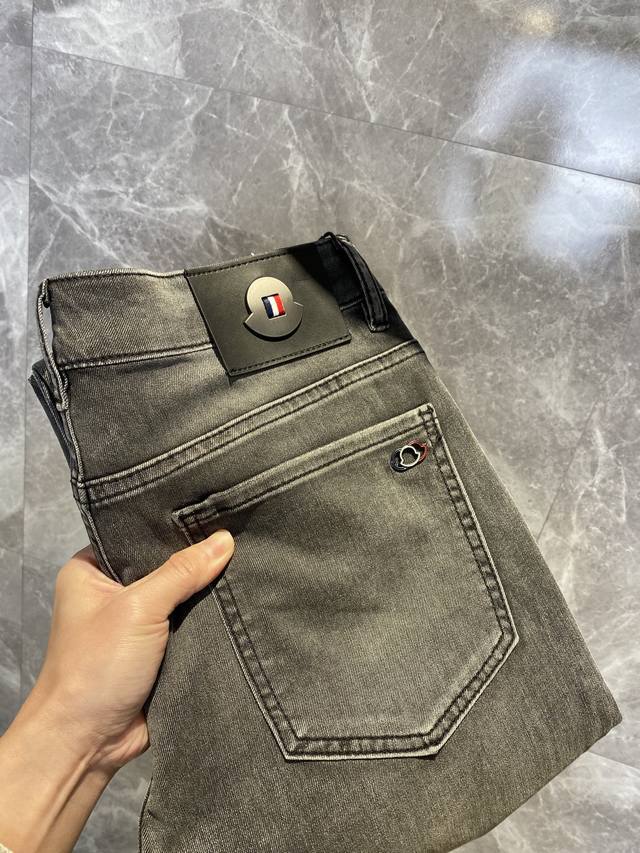 Moncler 2025Ss new spring and summer men's jeans are made of imported denim fabr