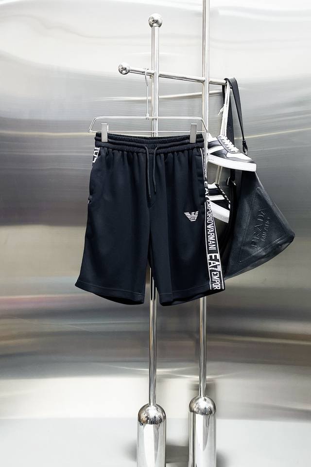Armani three-label complete 2025 summer new men's casual shorts, high-end custom