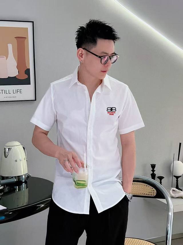 Balenciaga 2025 Spring and Summer new men's casual short-sleeved shirts are sold