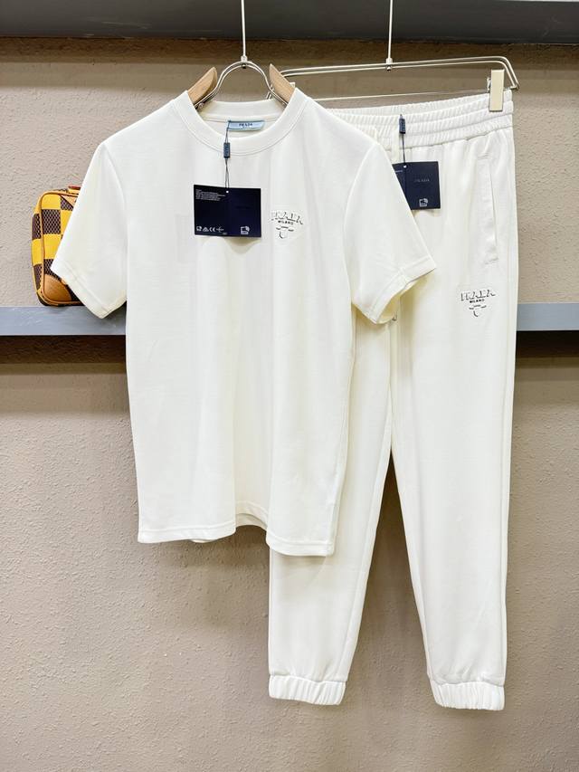 suit Prada Prada 2025 new casual suit, with exquisite details and a high-end fee