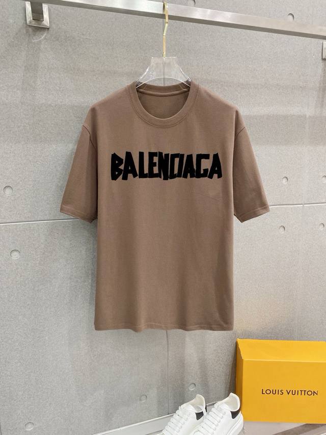 Balenciaga 25 official website simultaneously sells European and American fashio