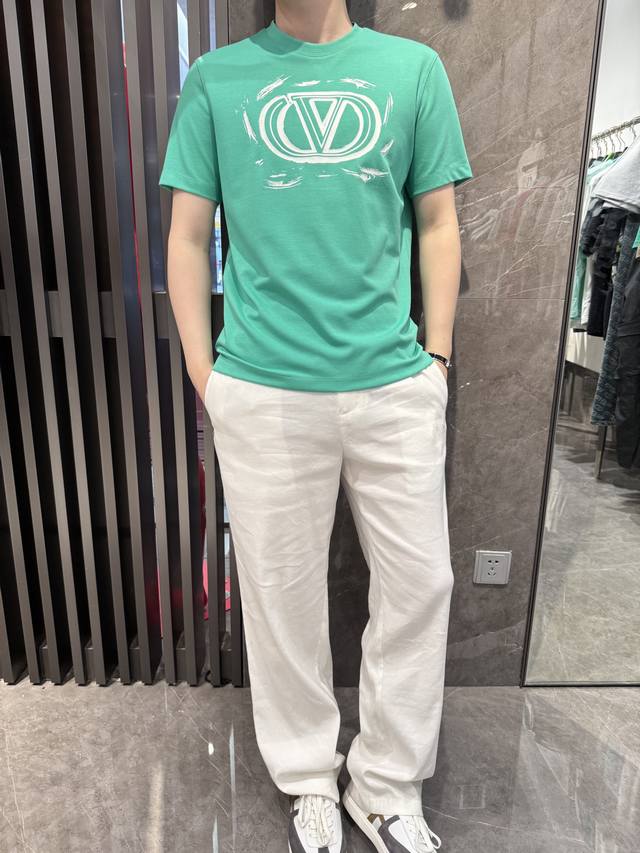 Valentino-2025 latest T-shirts shipped to Europe and America, hot-selling items!