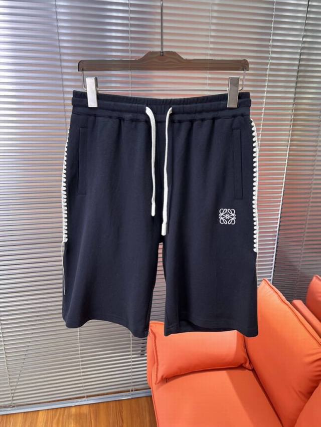 Loewe 2025 Spring/Summer new style, the latest casual embroidered logo shorts. T