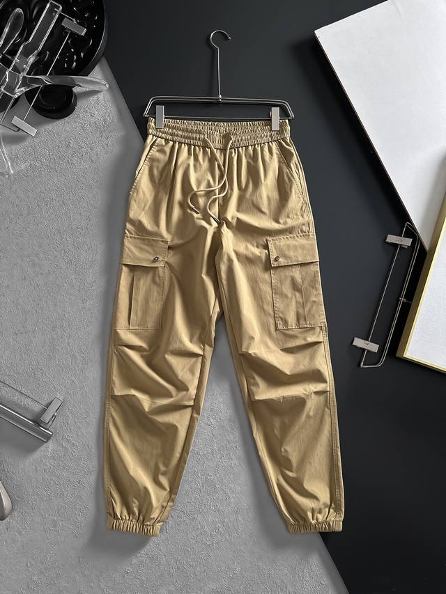 Cd Khaki work pants with cuffs are a perfect combination of casualness and pract
