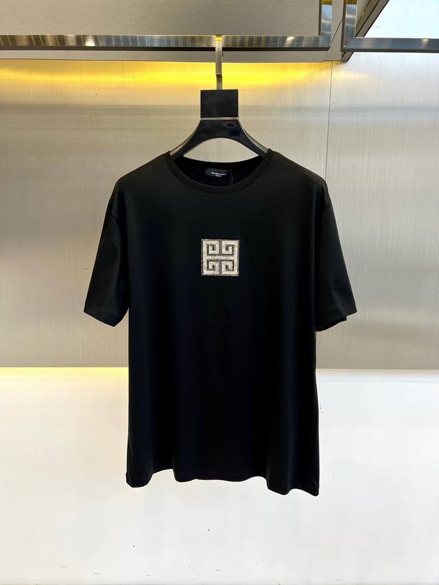 Givenchy, 2025 Spring and Summer Men's New Round Neck Short Sleeve T-shirt. Impo