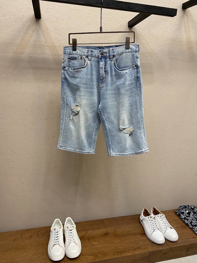Dg, 2025Ss is comfortable to wear and does not require too many body types. It c